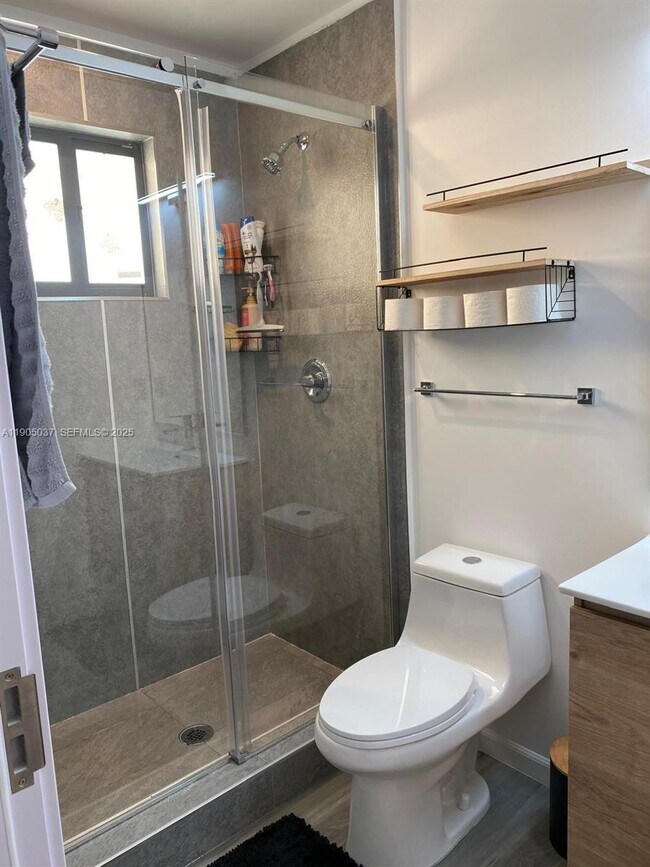 Foto del edificio - 916 NW 8th St