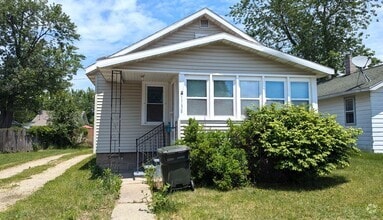 Building Photo - 1138 E Larch Ave