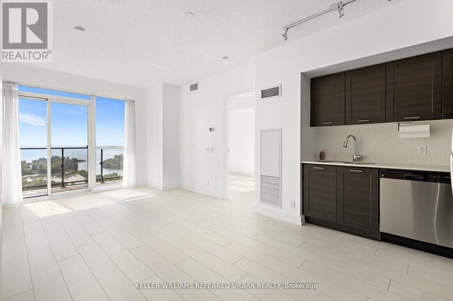 Building Photo - 2200 Lake Shore Blvd W