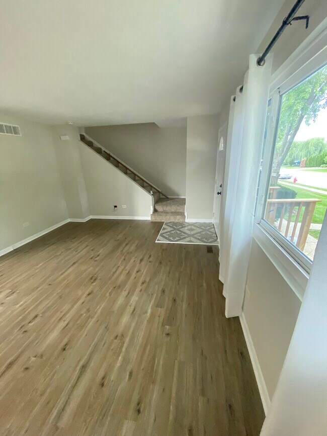 Building Photo - 1105 Gael Dr