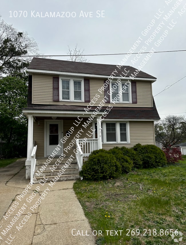 Building Photo - 1070 Kalamazoo Ave SE