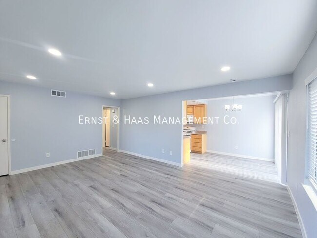 Foto del edificio - Lovely 2 Bedroom 1 Bath Condo in Cerritos !