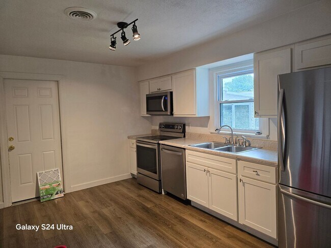 Foto del edificio - 2101 Caseyville Ave