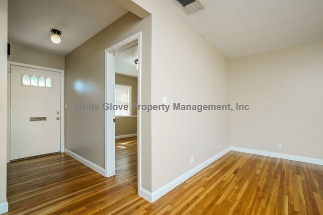 Foto del edificio - Fullerton 3 Bedroom Home is Great Neighborhood