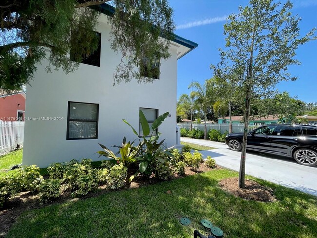 Foto del edificio - 4736 NW 15th Ct