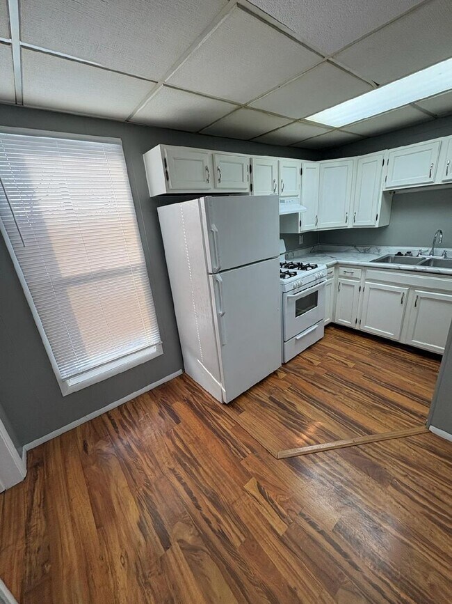 Foto del edificio - 912 N Madison St