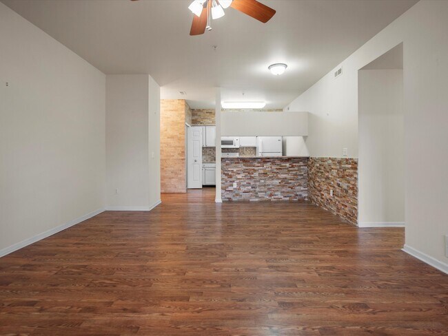 Building Photo - 846 W Summerfield Gln Cir