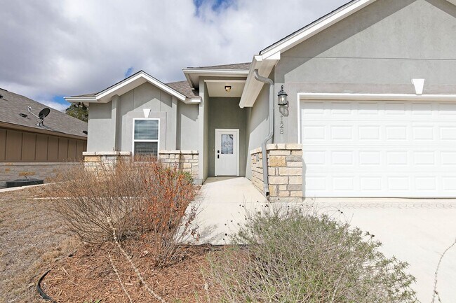 Foto del edificio - Kerrville, TX!  Country Charm with Modern Flair.