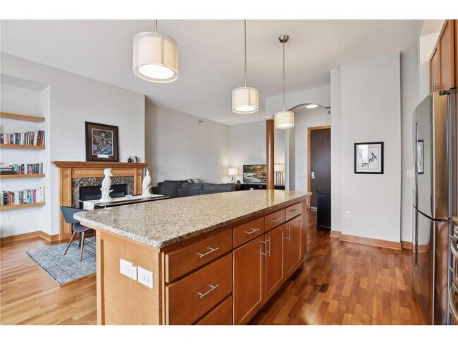 Foto del edificio - 317 Groveland Ave