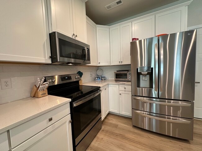 Building Photo - 1349 Crescent Ridge Dr