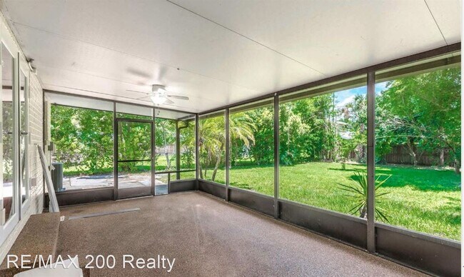 Building Photo - 2 br, 2.5 bath House - 1141 W Smith St