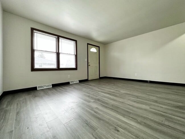 Building Photo - 1619 Amy St