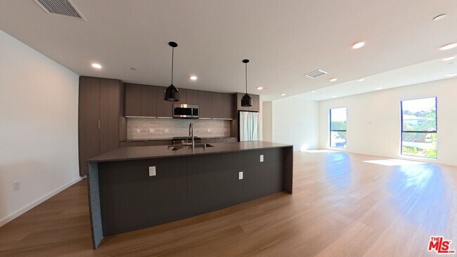 Foto del edificio - 5119 Colfax Ave