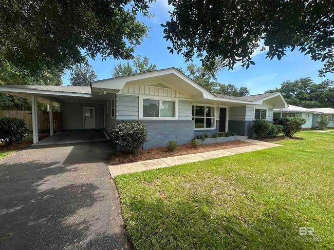 Building Photo - 311 W Marigold Ave