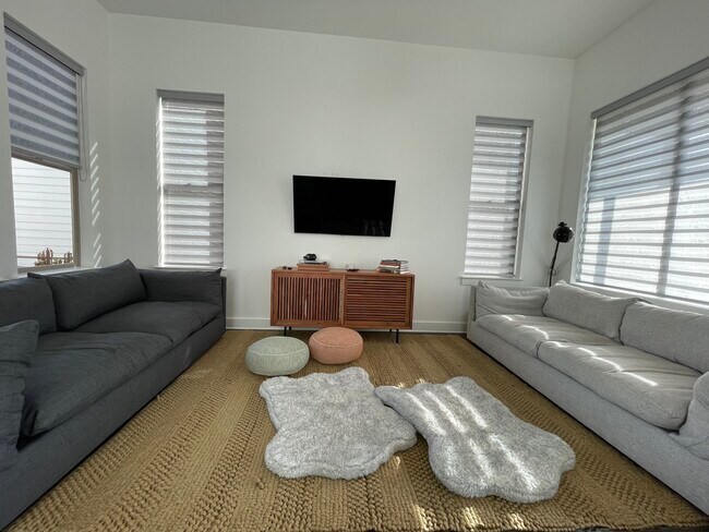 Foto del edificio - 6013 Florencia Ln