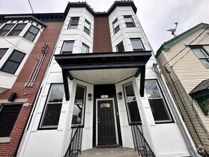 Building Photo - 76 Manhattan Ave