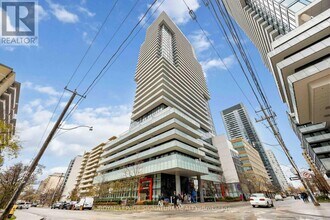 Building Photo - 185 Roehampton Ave