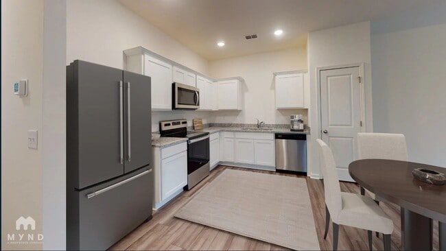 Building Photo - 3017 Fulong Dr