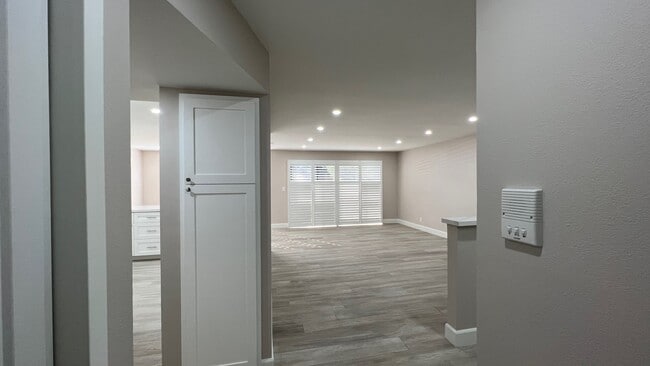 Front Entry - 4500 Whitsett Ave