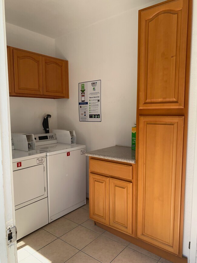 Foto del edificio - 10745 Addison St