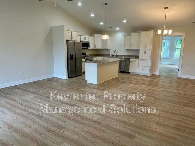 Building Photo - 185 Lindburgh Dr