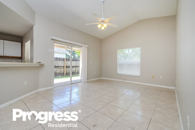 Building Photo - 2423 Camden Oaks Pl