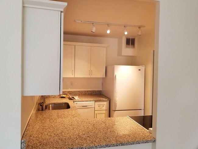 *Pictures are representative samples of the advertised unit. In some cases, the actual units you tou - 59 Babcock St
