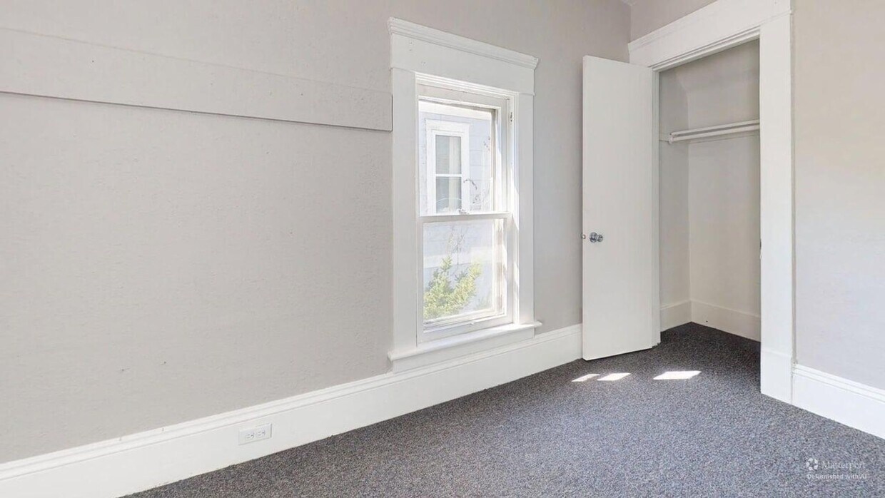 Foto principal - 1072 Wooster Rd W