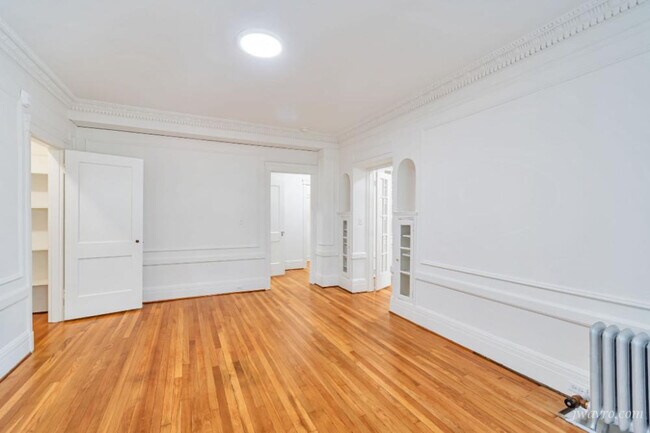Foto del edificio - 560 O'Farrell St