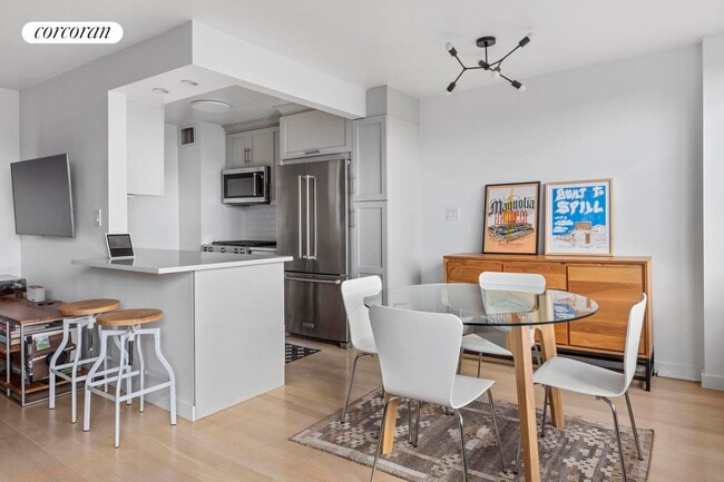 Building Photo - 333 E 14th St