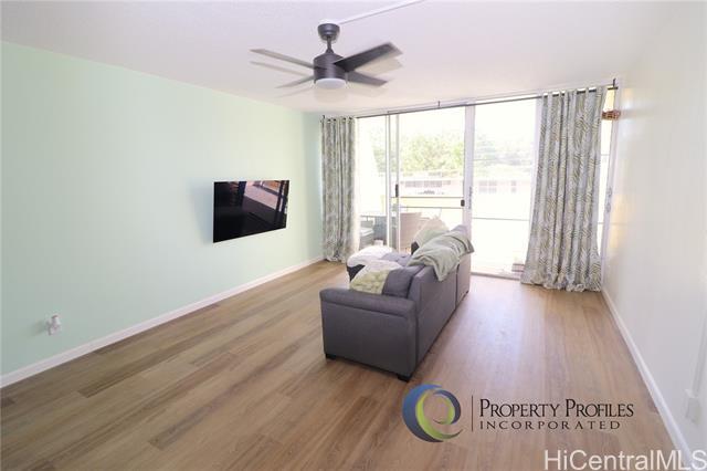 Foto del edificio - 95-2055-2055 Waikalani Pl