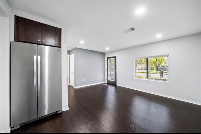 Foto del edificio - 6526 Westview Dr