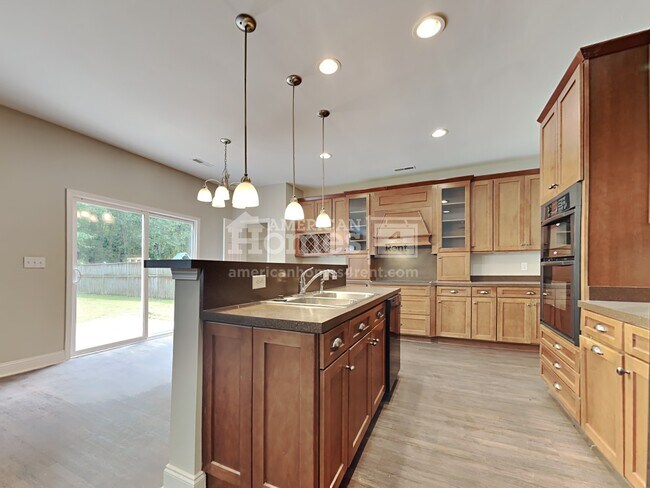 Foto del edificio - 282 Woodbrook Way