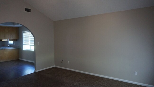Foto del edificio - Three bedroom!