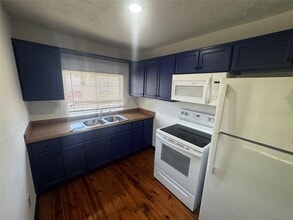 Building Photo - 1504 Luzon St