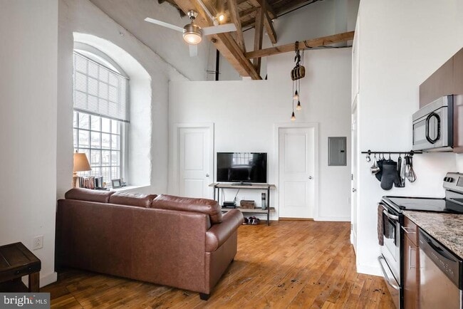 Foto del edificio - 4 Leverington Ave