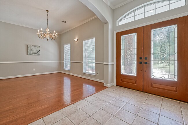 Building Photo - 30406 Commons Scenic View Dr