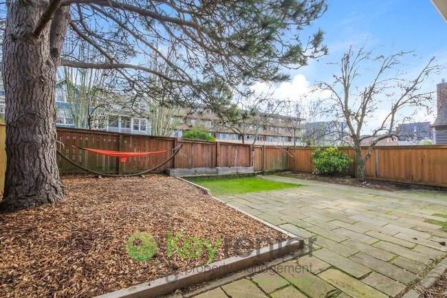 Photo - Stylish 4 Bedroom Steps from Shops, Cafes, and Parks House