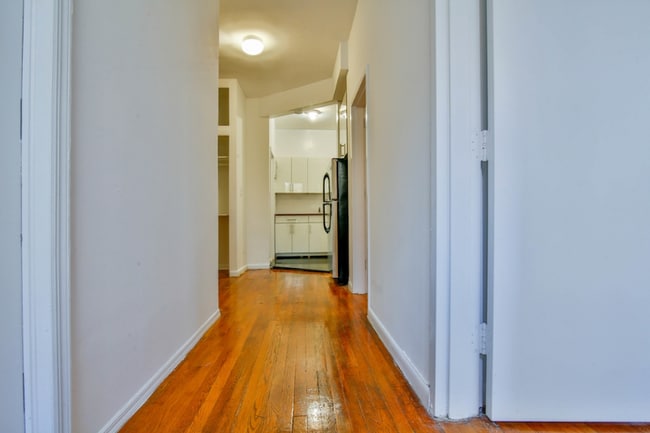 Building Photo - 152 E 85th St