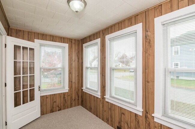 Building Photo - 62 Ruggles St