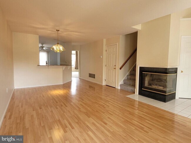Foto del edificio - 127 Hickory Ln