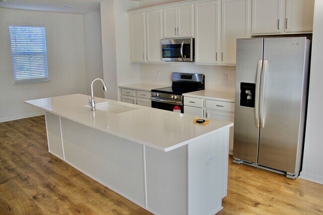 Foto del edificio - 464 Blair Rd