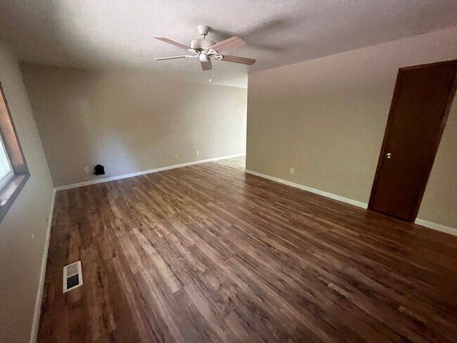 Foto del edificio - 4122-4130 SE Howe St