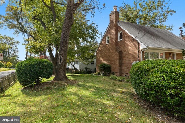 Building Photo - 8800 2nd Ave