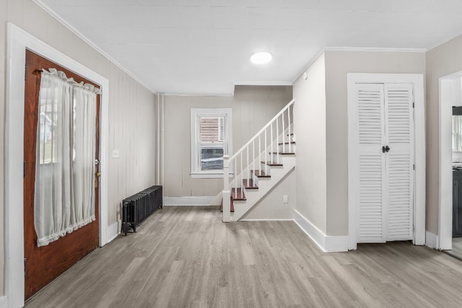 Building Photo - 108 Robble Ave