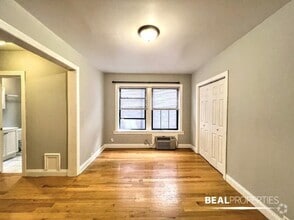 Building Photo - 837 W Wolfram St