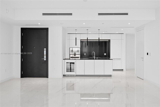 Foto del edificio - 300 Biscayne Blvd Way