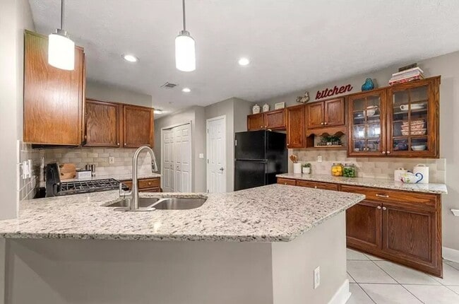 Building Photo - 1324 Pinebreeze Way