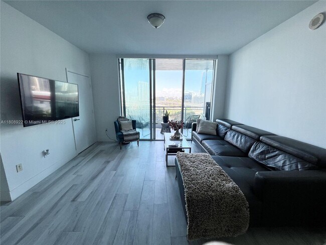 Foto del edificio - 90 SW 3rd St