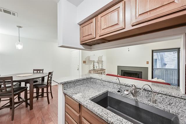 Foto del edificio - 2101 Friendly Dr